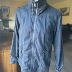 MEC woman’s blue/grey hemp blend (53%), org cotton blend (65%) lined zip jacket.